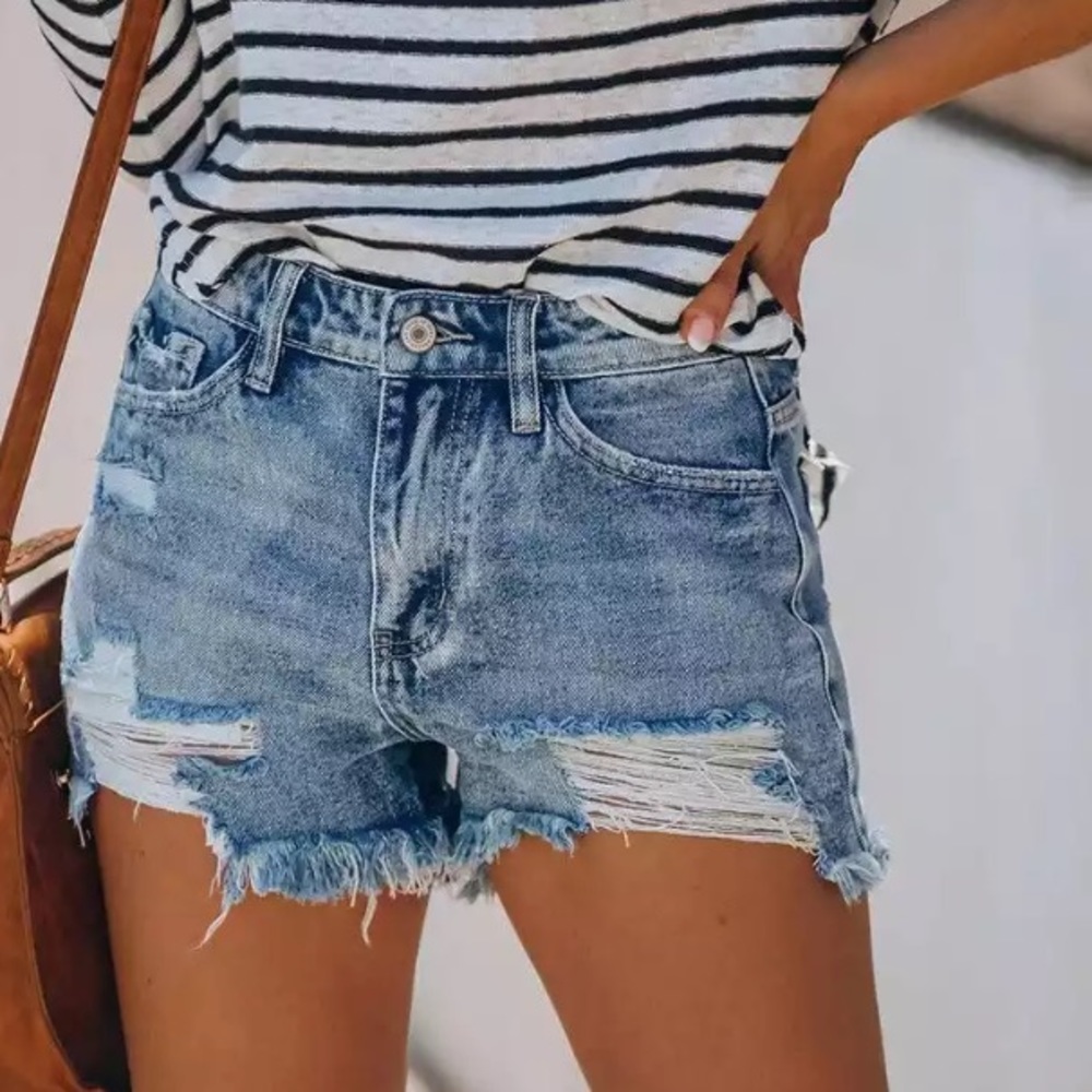 - KINSLEY Denim shorts - Picture 2 of 3